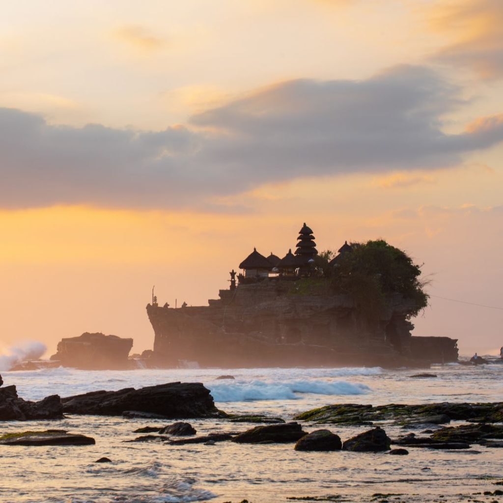 tanah lot temple