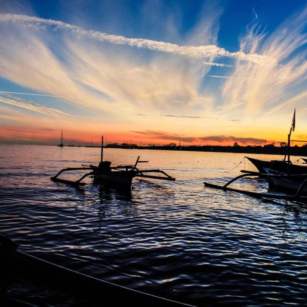 Lovina Sunrise View, Lovina Dolphine Tour, Bali Lovina Tour